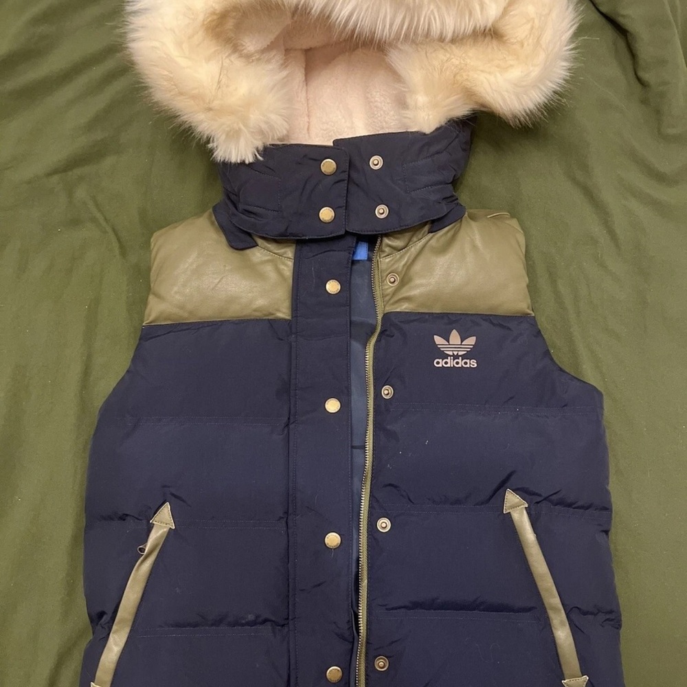 Adidas women’s Blue and Green Puffer Vest small